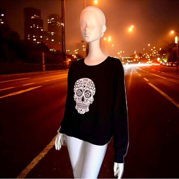 No Boundaries Top Black/White Sugar Skull Cozy Sweatshirt Junior’s L 11-13 - Picture 12 of 16